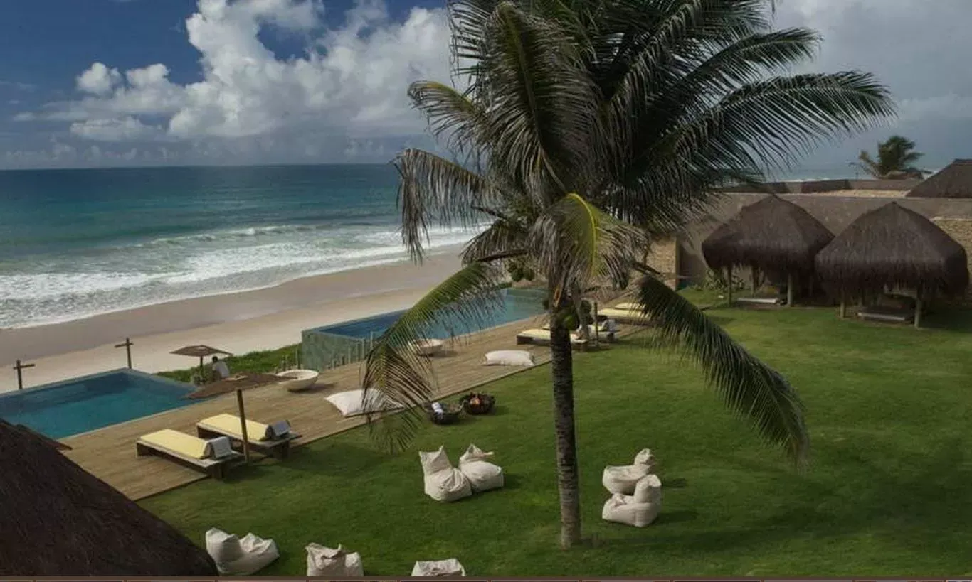Kenoa Beach Spa & Resort 