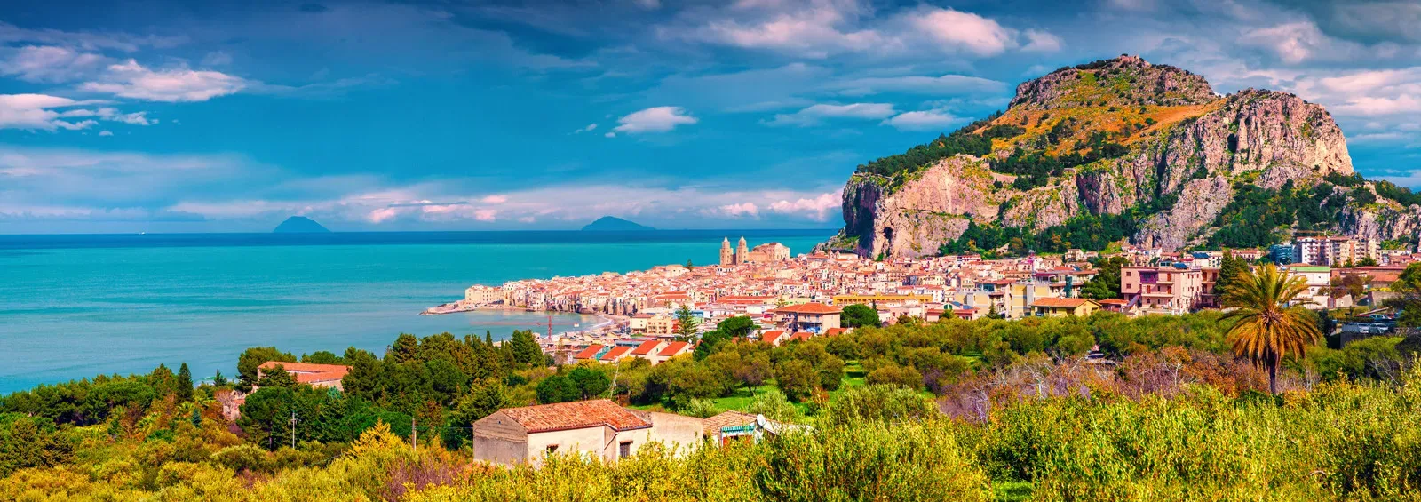 Pessoa em camelo no deserto