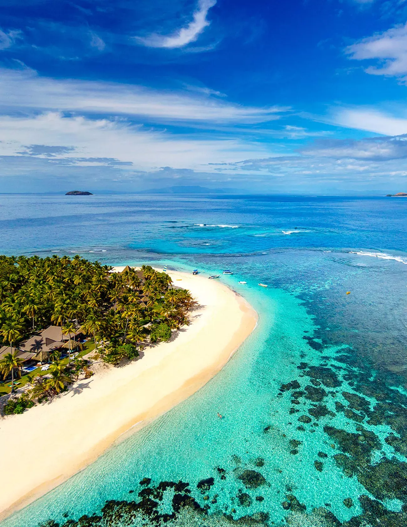 Pessoa em camelo no deserto