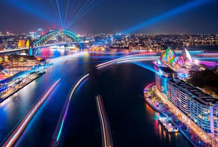 Pessoa em camelo no deserto