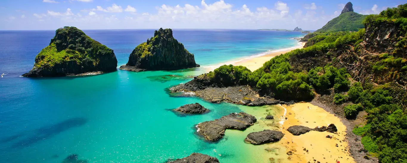 Pessoa em camelo no deserto