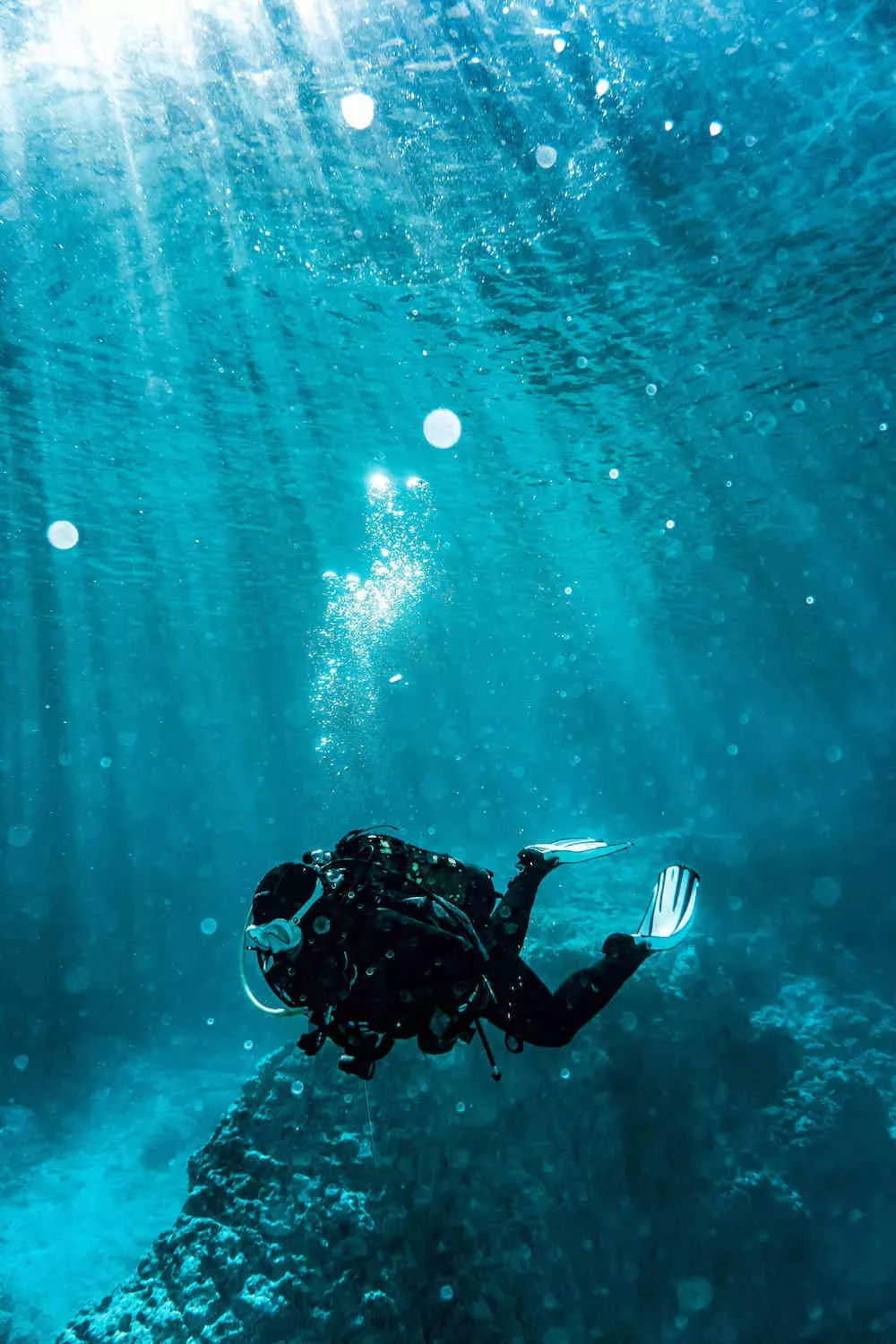 Pessoa em camelo no deserto