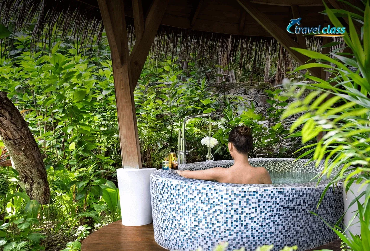 Pessoa em camelo no deserto