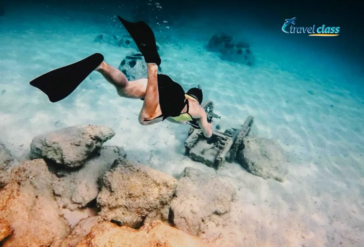 Pessoa em camelo no deserto