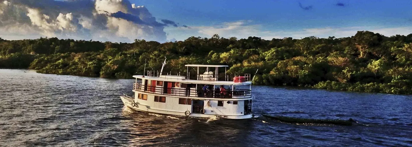 Amazon Clipper Cruzeiro pelo rio Negro