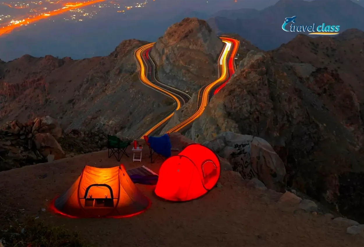 Pessoa em camelo no deserto