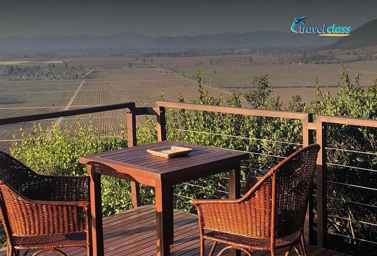 Pessoa em camelo no deserto