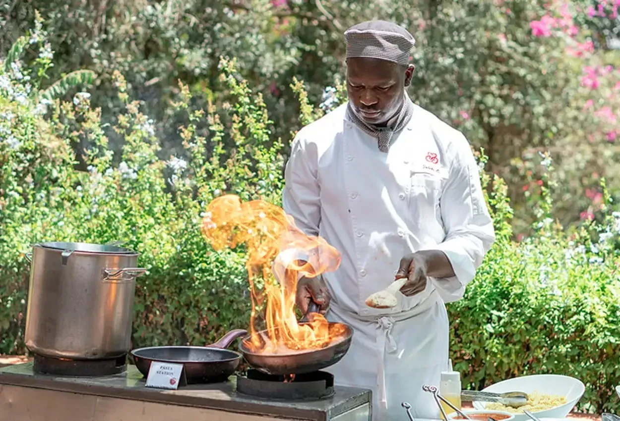 Pessoa em camelo no deserto