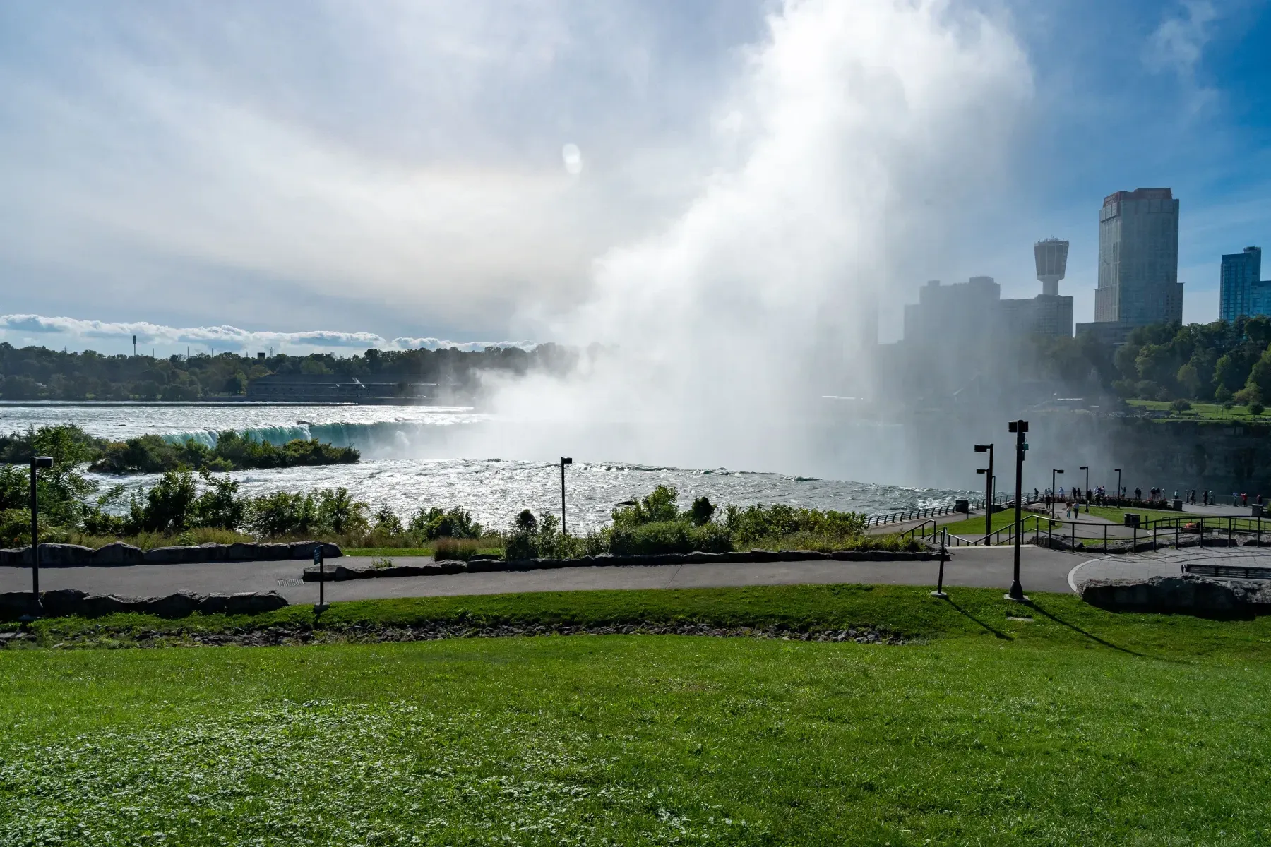 Pessoa em camelo no deserto
