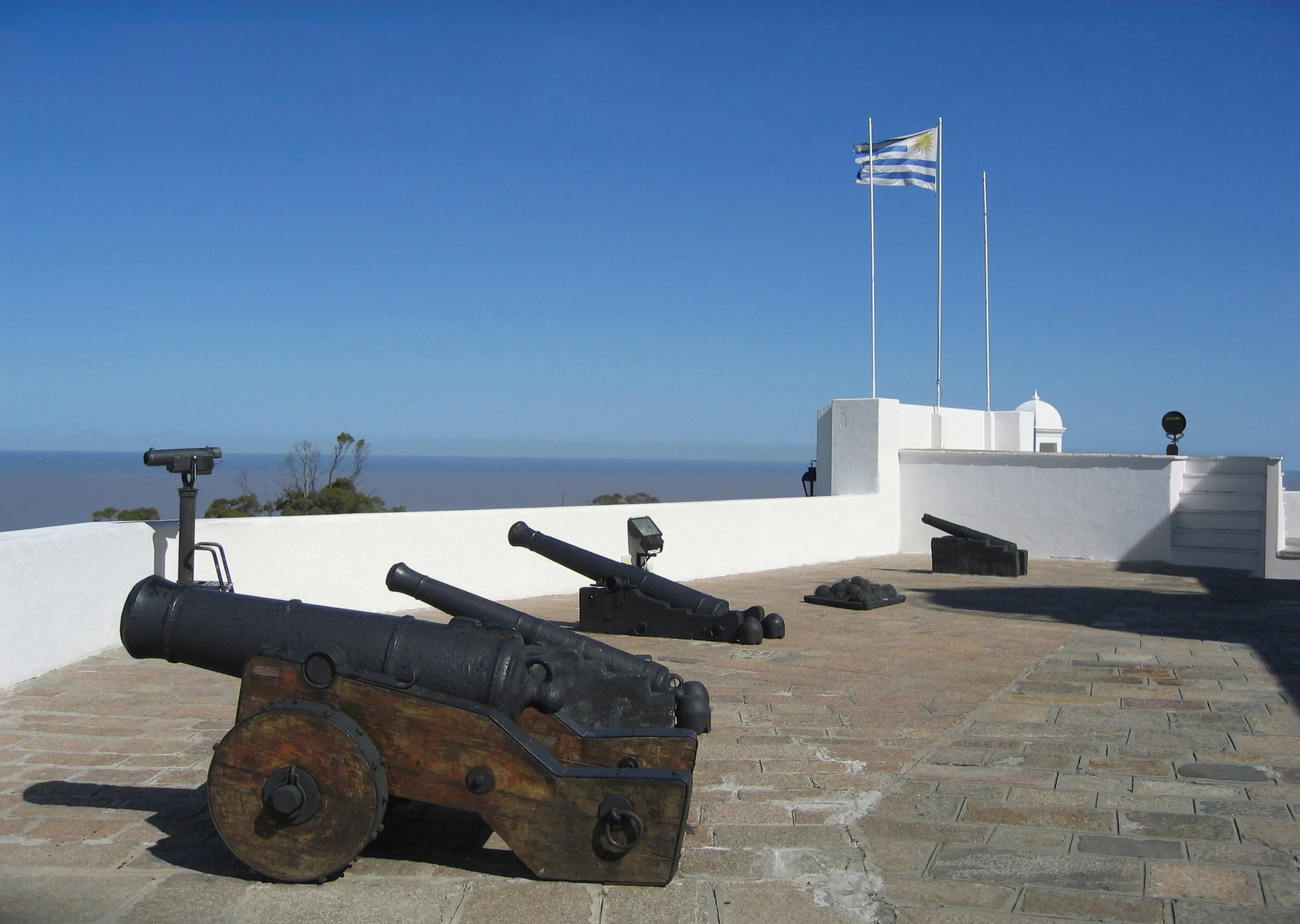 Pessoa em camelo no deserto