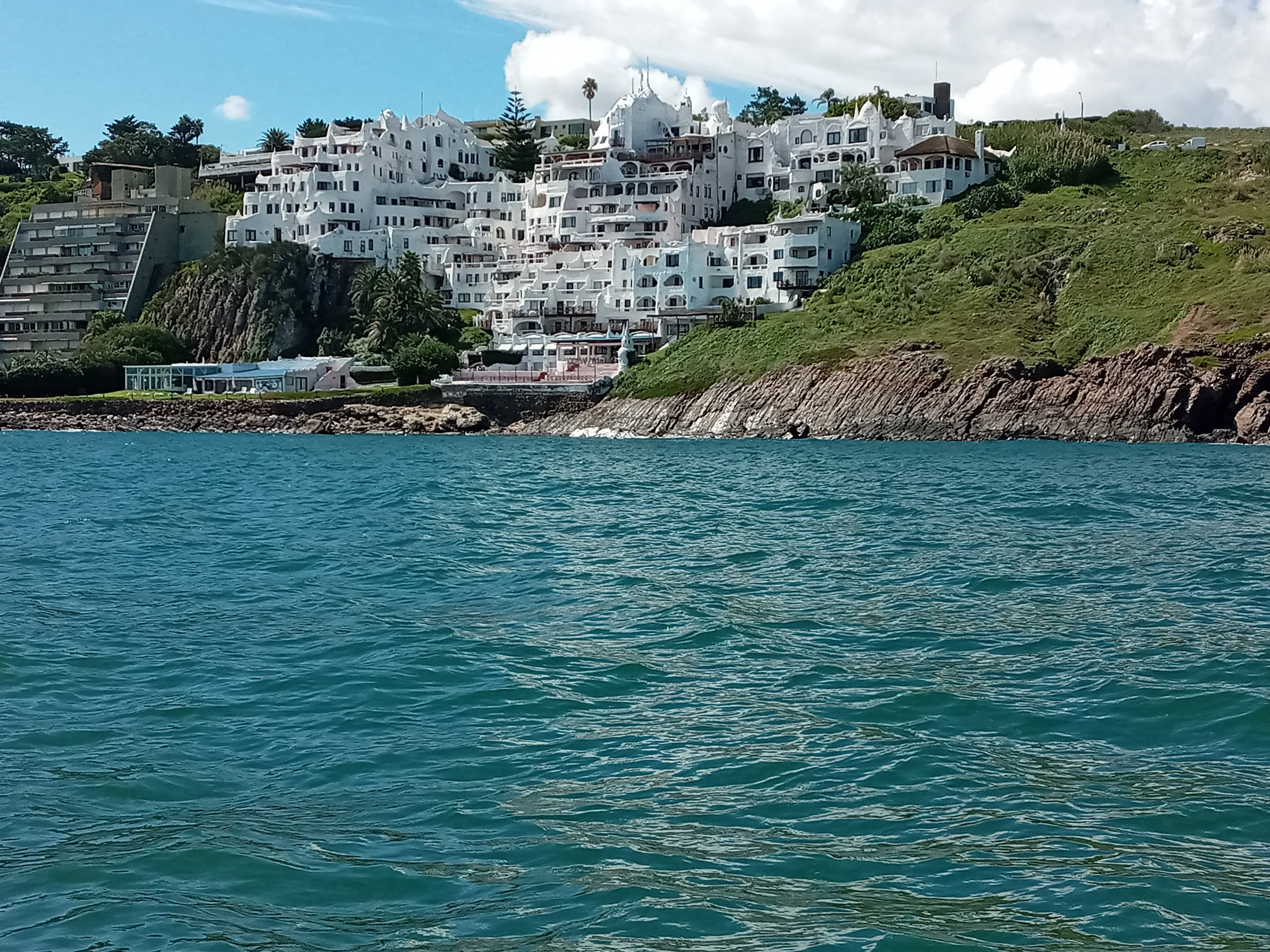 Pessoa em camelo no deserto