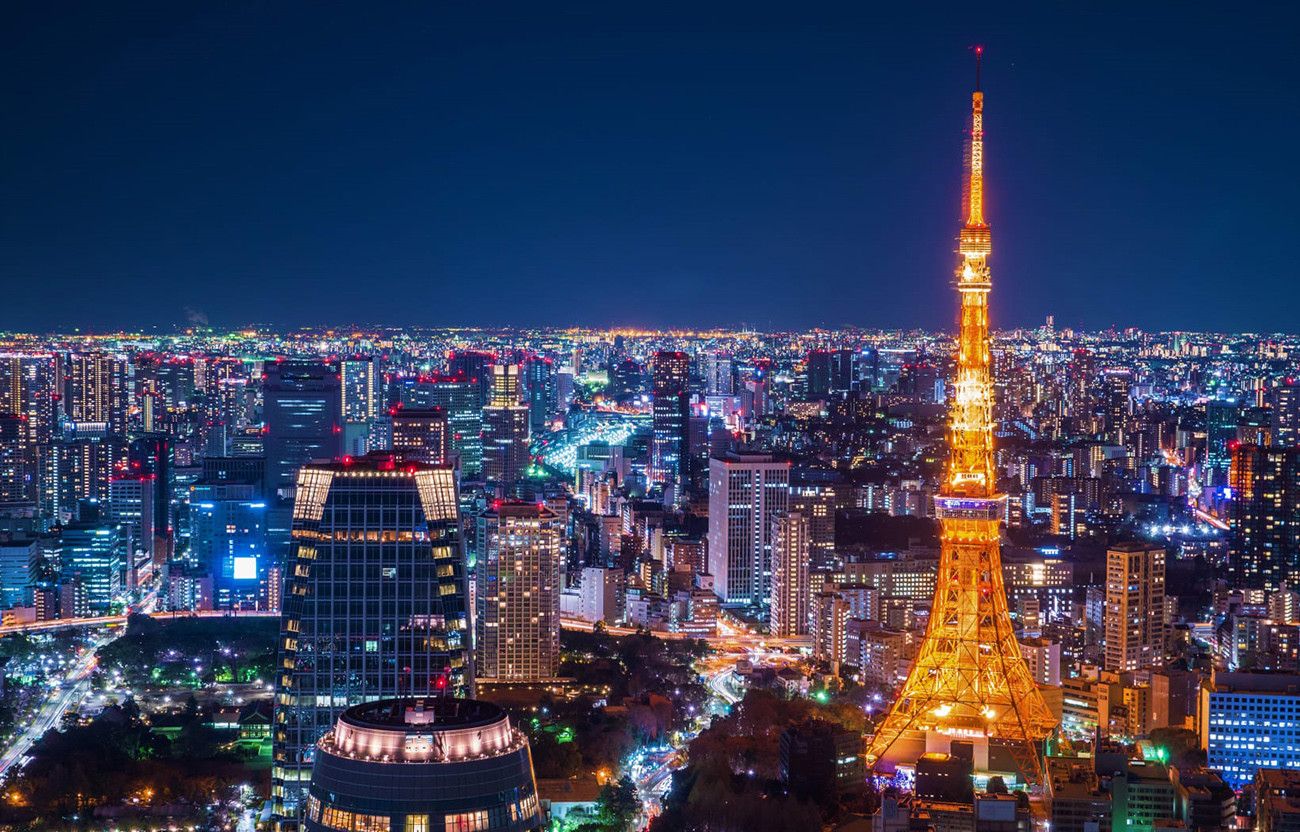 Pessoa em camelo no deserto